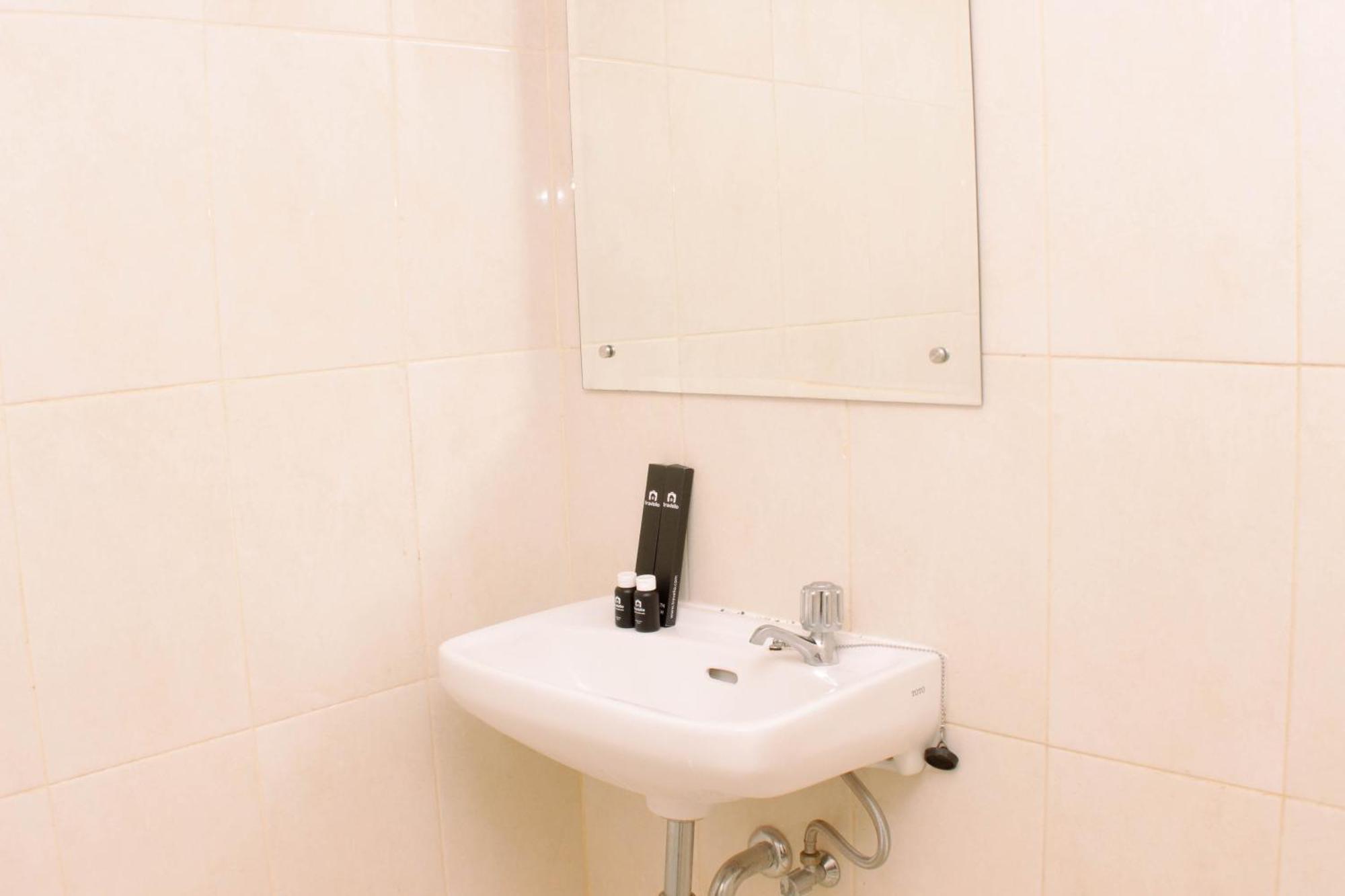 Cozy And Modern At Springlake Summarecon By Travelio Apartemen *